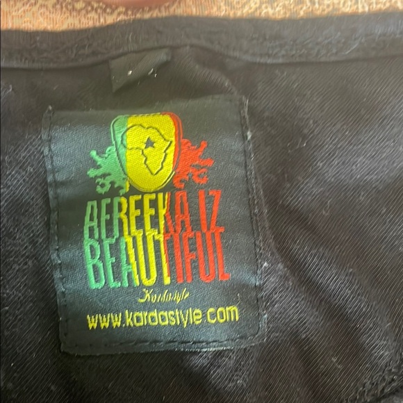 Black and Gold Graphic Tank Top with Crest Design - Picture 3 of 5